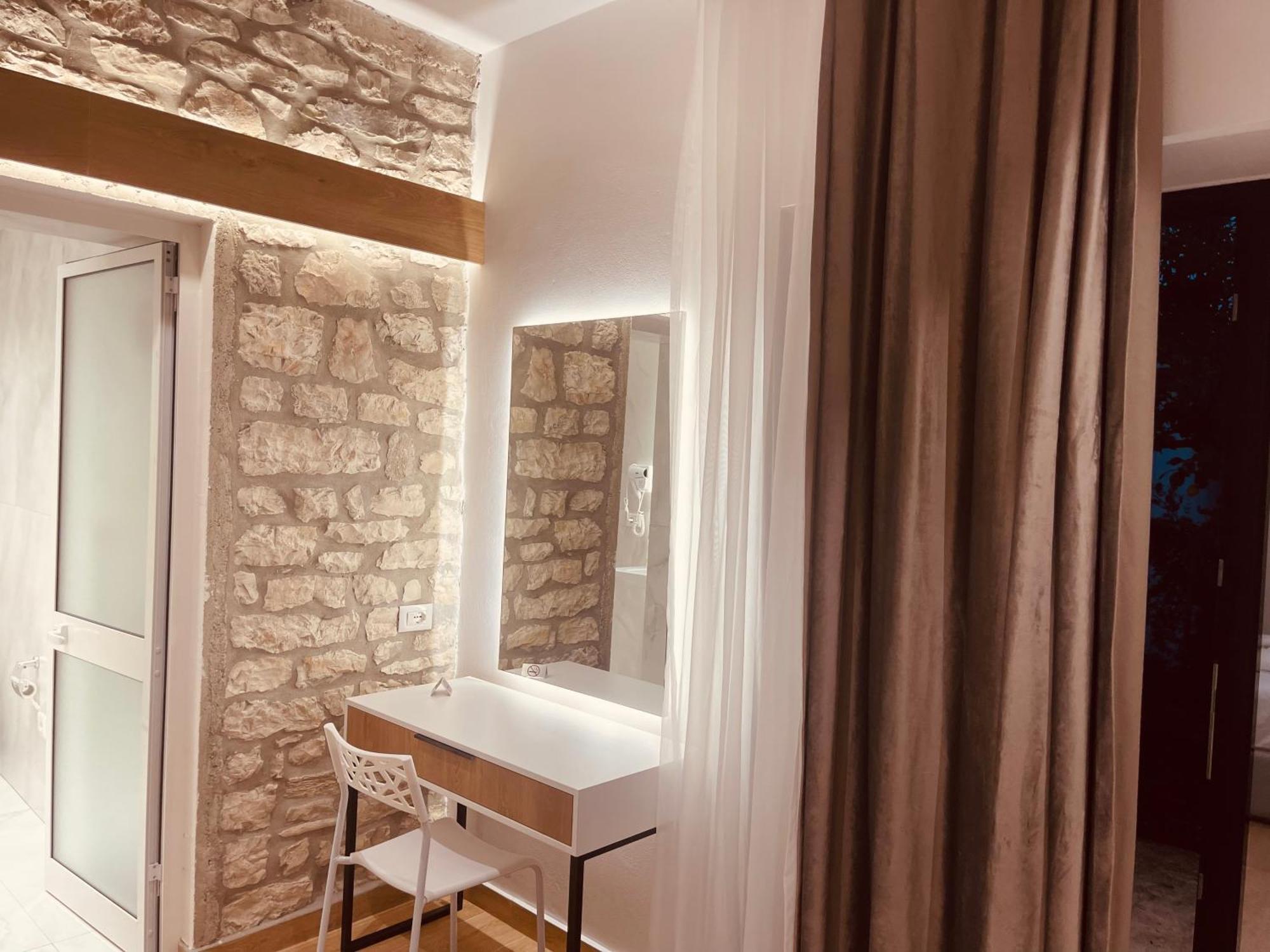 Comfort Guest Rooms Vila Hm Sarandë エクステリア 写真