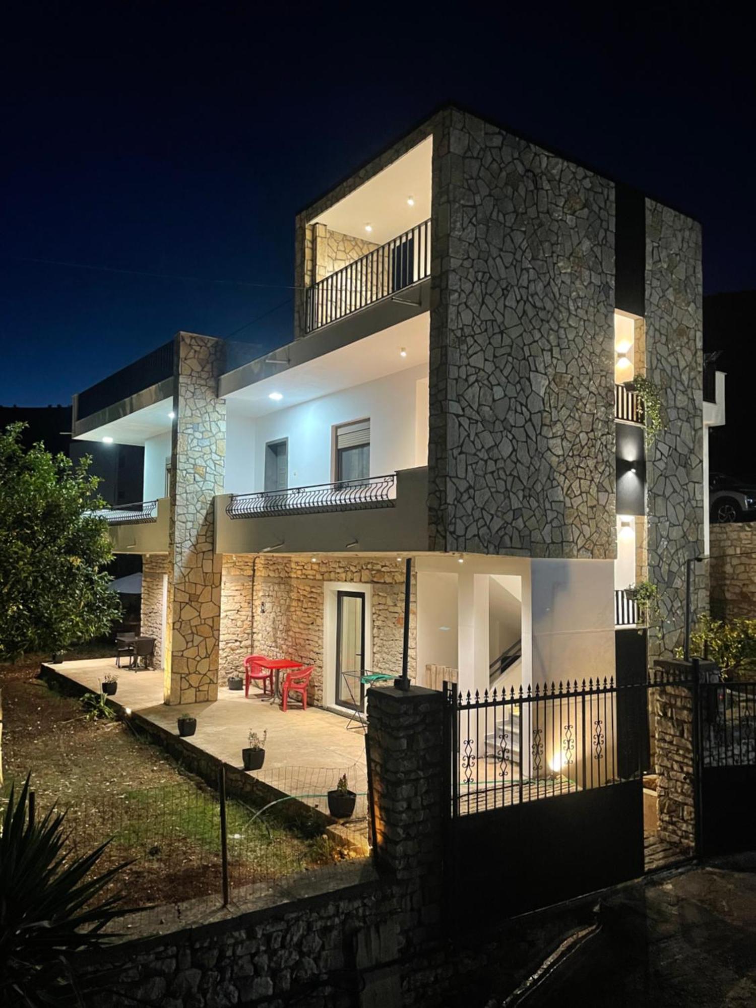 Comfort Guest Rooms Vila Hm Sarandë エクステリア 写真